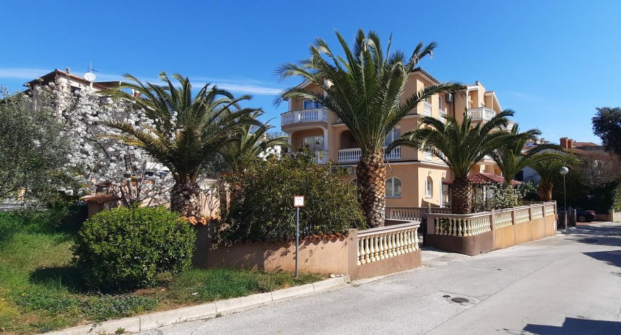 Apartments Canaria พูลา ภายนอก รูปภาพ