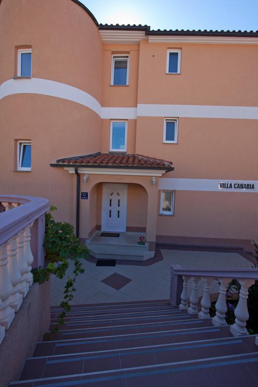 Apartments Canaria พูลา ภายนอก รูปภาพ