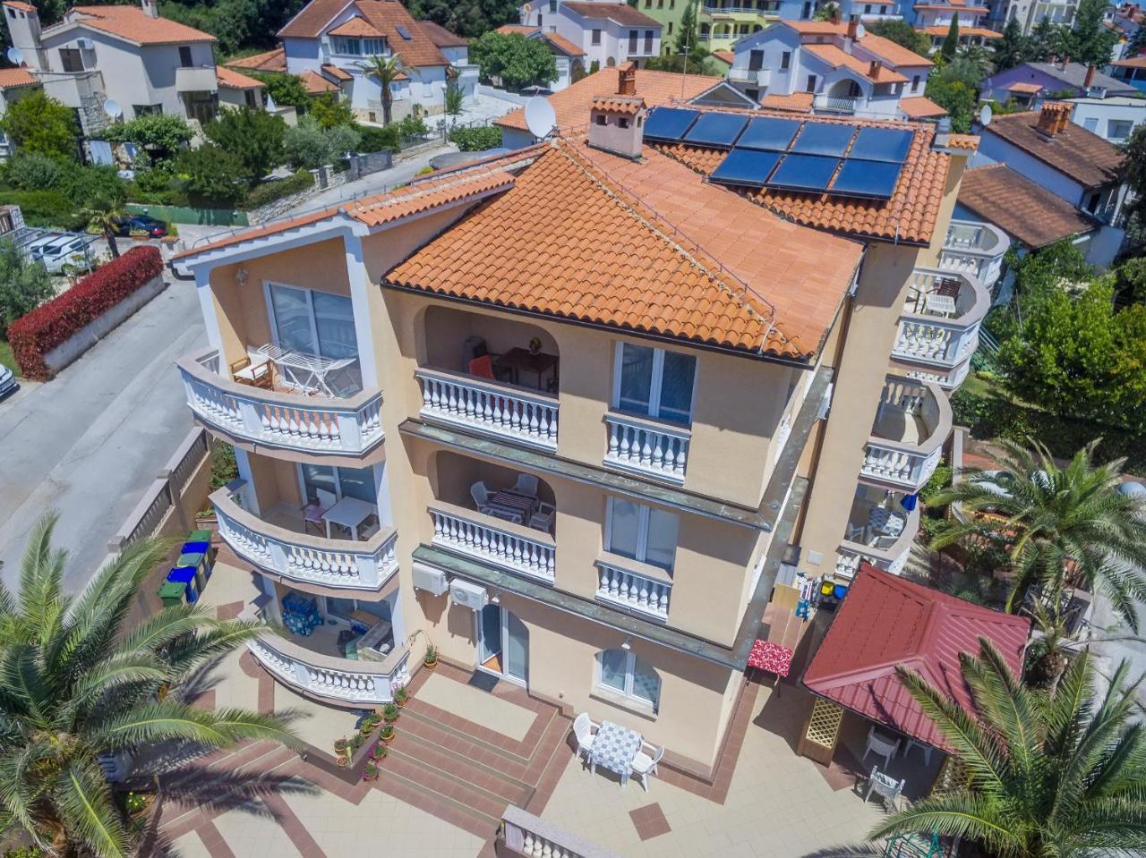 Apartments Canaria พูลา ภายนอก รูปภาพ