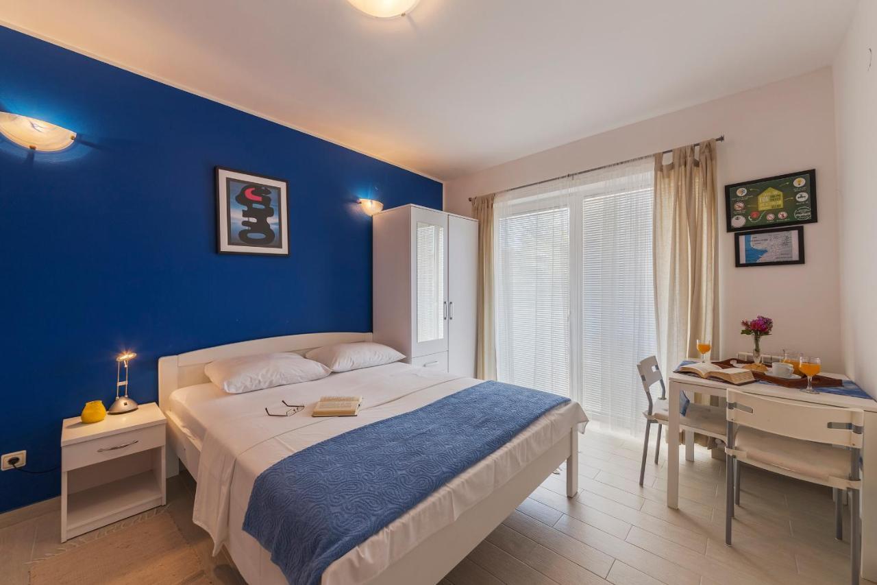 Apartments Canaria พูลา ภายนอก รูปภาพ