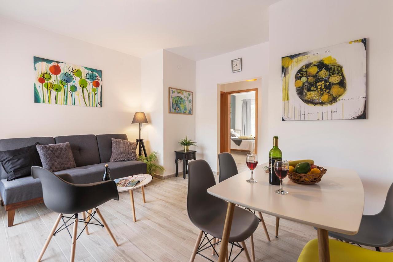 Apartments Canaria พูลา ภายนอก รูปภาพ
