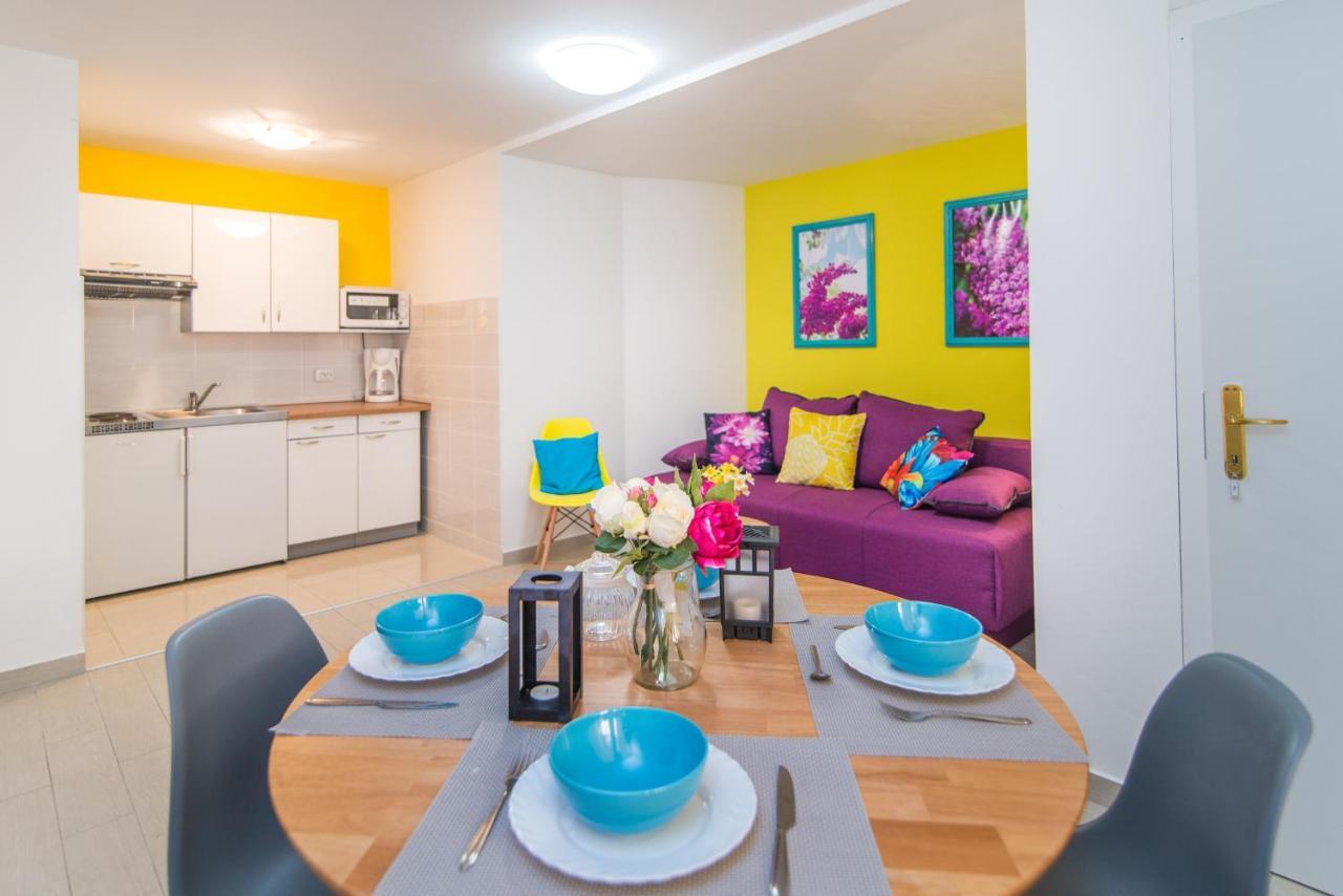 Apartments Canaria พูลา ภายนอก รูปภาพ