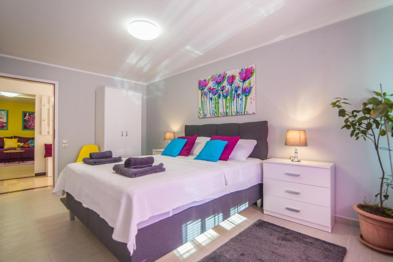 Apartments Canaria พูลา ภายนอก รูปภาพ