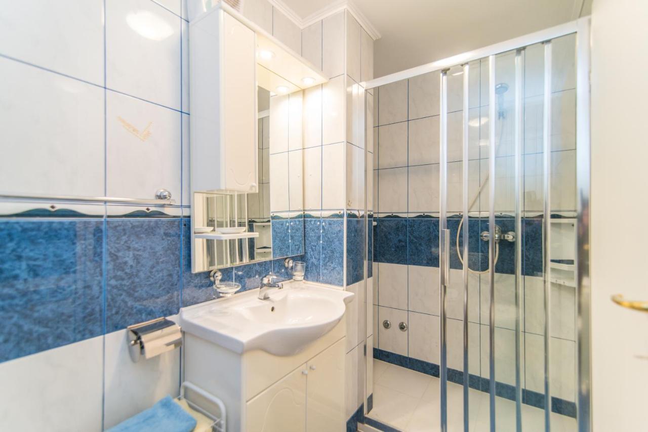 Apartments Canaria พูลา ภายนอก รูปภาพ